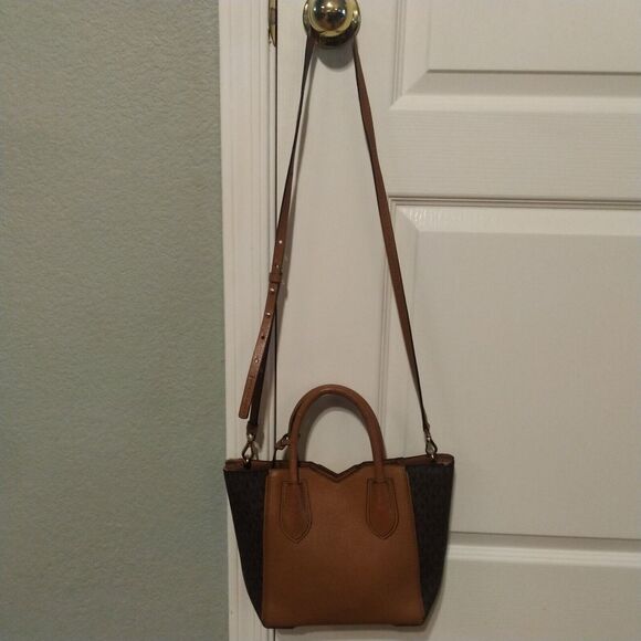 Michael Kors Mae Small Logo and Pebbled Leather Messenger Crossbody Bag Brown - Picture 3 of 16